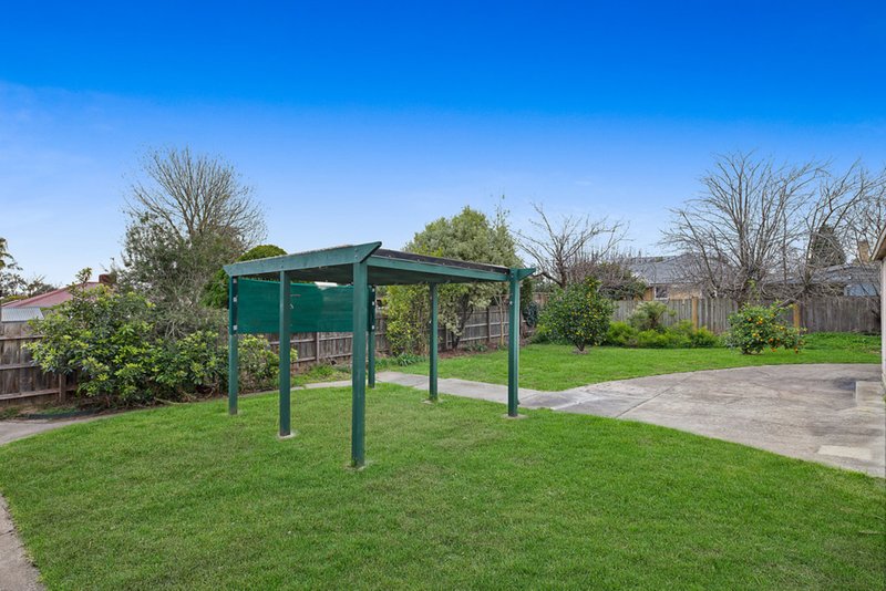 Photo - 9 Caledonia Crescent, Mulgrave VIC 3170 - Image 9