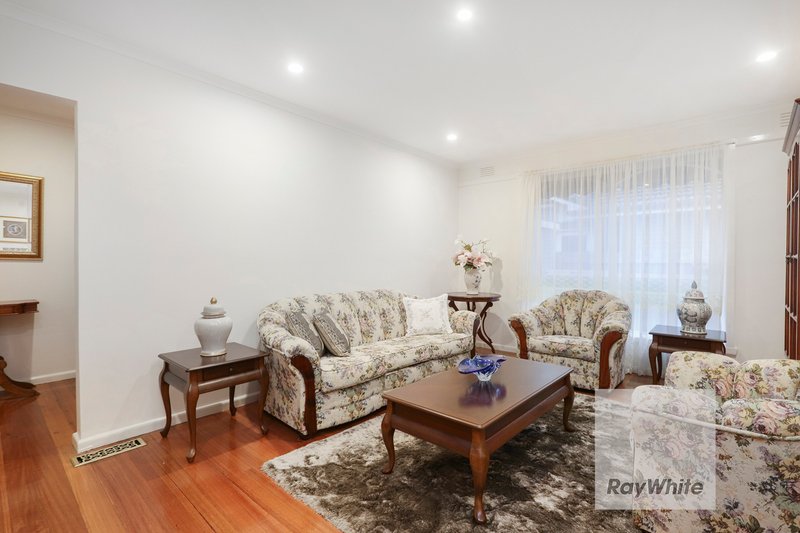 Photo - 9 Calshot Grove, Gladstone Park VIC 3043 - Image 7