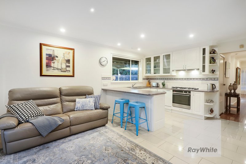 Photo - 9 Calshot Grove, Gladstone Park VIC 3043 - Image 11