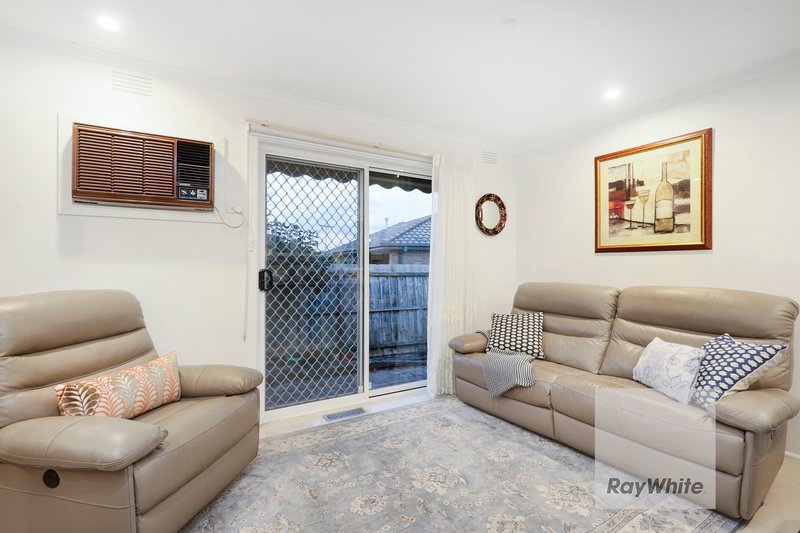 Photo - 9 Calshot Grove, Gladstone Park VIC 3043 - Image 12