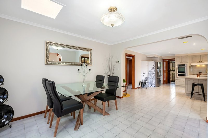 Photo - 9 Calwell Court, Mill Park VIC 3082 - Image 4