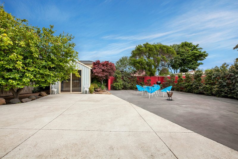 Photo - 9 Calwell Court, Mill Park VIC 3082 - Image 12