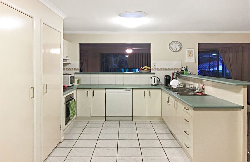 Photo - 9 Camberwell Drive, Kallangur QLD 4503 - Image 2