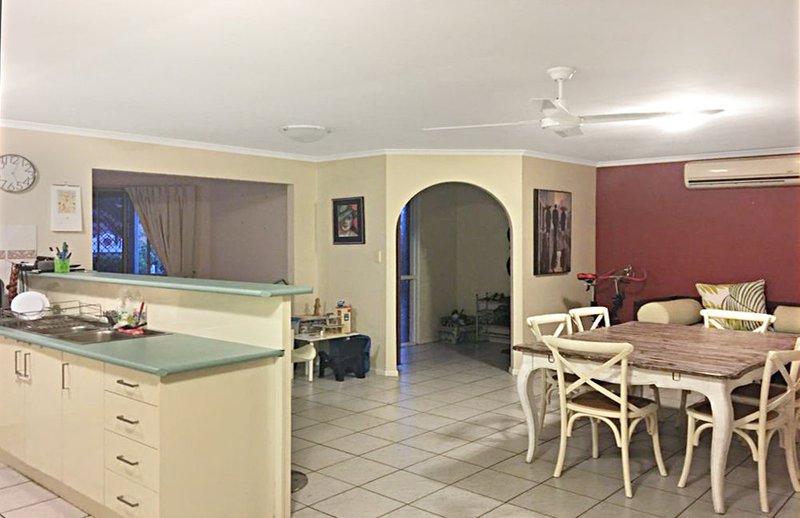 Photo - 9 Camberwell Drive, Kallangur QLD 4503 - Image 4