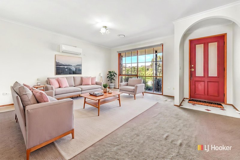Photo - 9 Camdale Close, Hampton Park VIC 3976 - Image 3