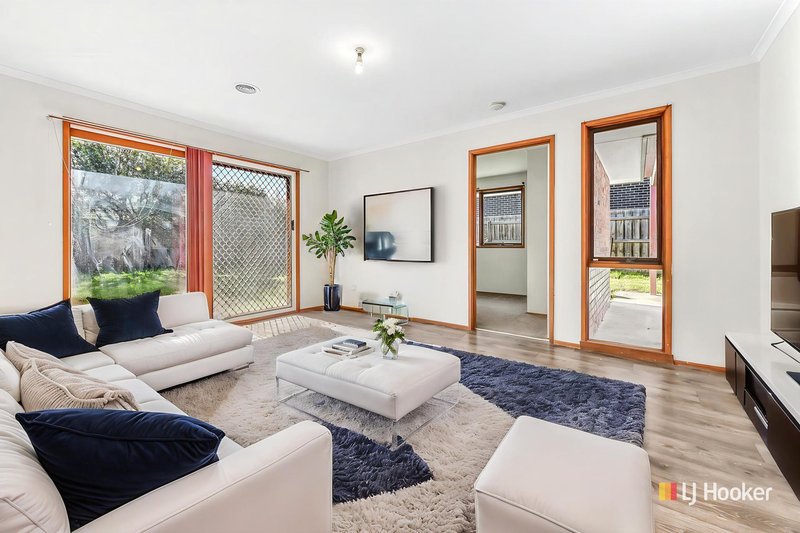 Photo - 9 Camdale Close, Hampton Park VIC 3976 - Image 9