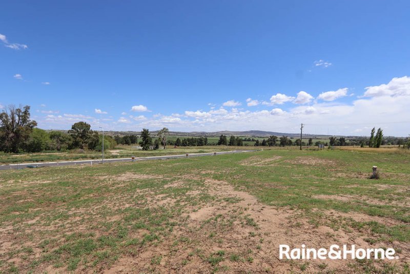 9 Campbell Close, Llanarth NSW 2795