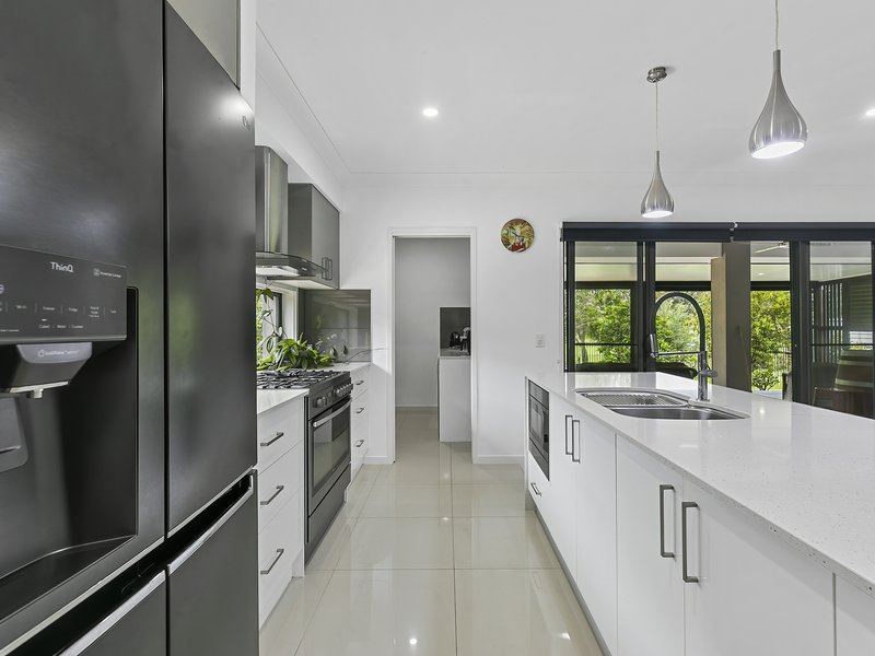 Photo - 9 Caraway Cres , Banksia Beach QLD 4507 - Image 7