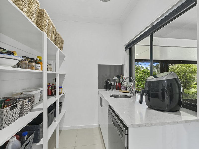 Photo - 9 Caraway Cres , Banksia Beach QLD 4507 - Image 8