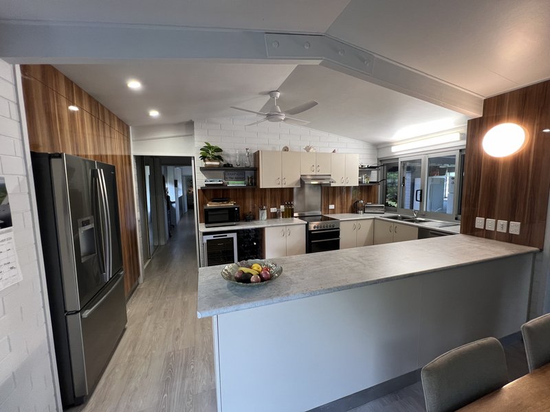 Photo - 9 Carcoola Court, Rocky Point QLD 4874 - Image 33