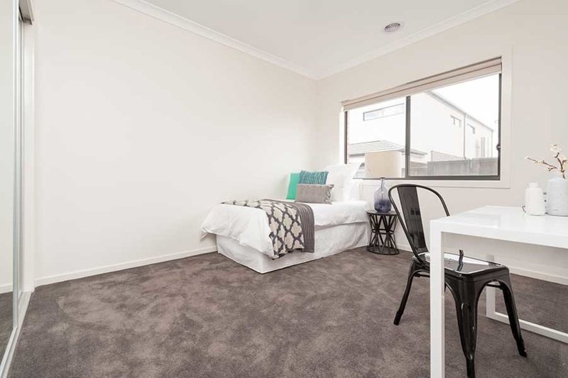 Photo - 9 Cardigan Street, Craigieburn VIC 3064 - Image 10