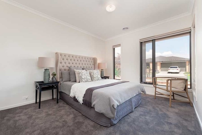 Photo - 9 Cardigan Street, Craigieburn VIC 3064 - Image 11