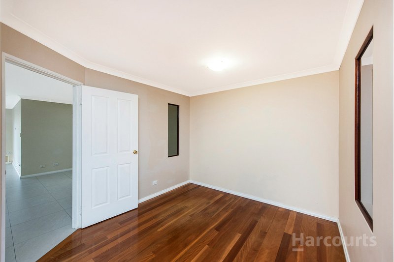 Photo - 9 Carisbrooke Loop, Hocking WA 6065 - Image 8