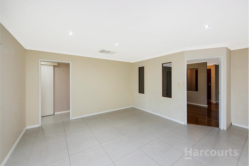 Photo - 9 Carisbrooke Loop, Hocking WA 6065 - Image 9