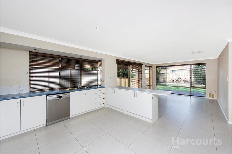 Photo - 9 Carisbrooke Loop, Hocking WA 6065 - Image 12