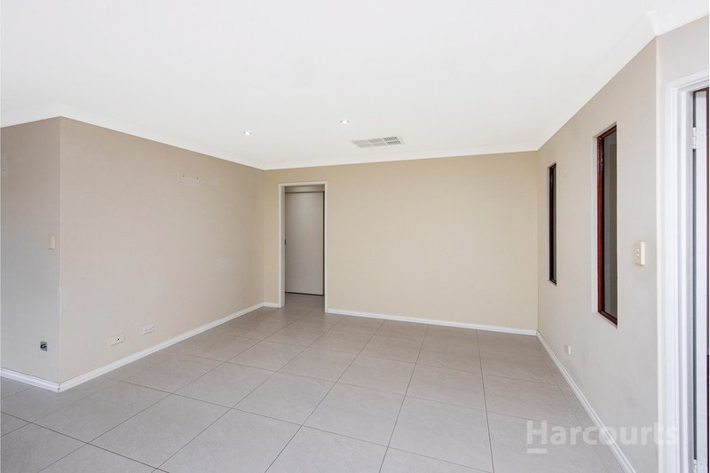 Photo - 9 Carisbrooke Loop, Hocking WA 6065 - Image 16