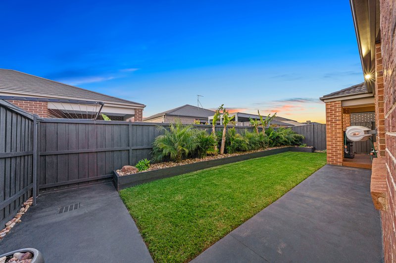 Photo - 9 Carlyle Crescent, Clyde North VIC 3978 - Image 21