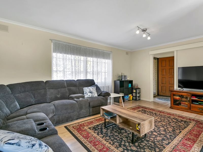 Photo - 9 Carmela Avenue, Morphett Vale SA 5162 - Image 6