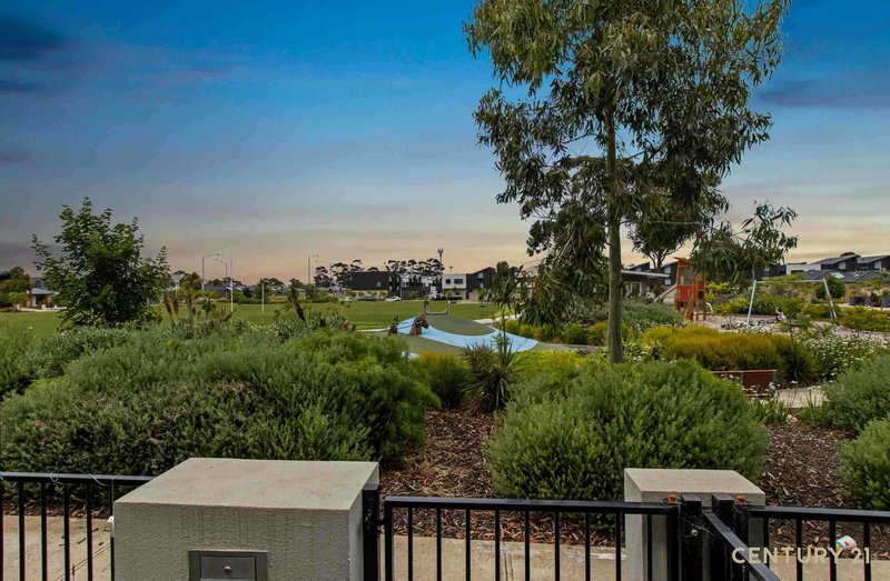 Photo - 9 Carroll Walk, Pakenham VIC 3810 - Image 12