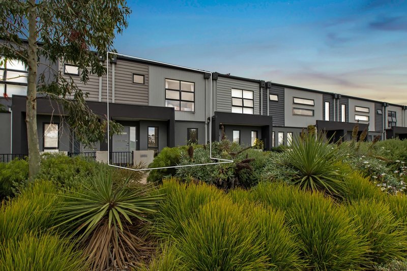 Photo - 9 Carroll Walk, Pakenham VIC 3810 - Image 1