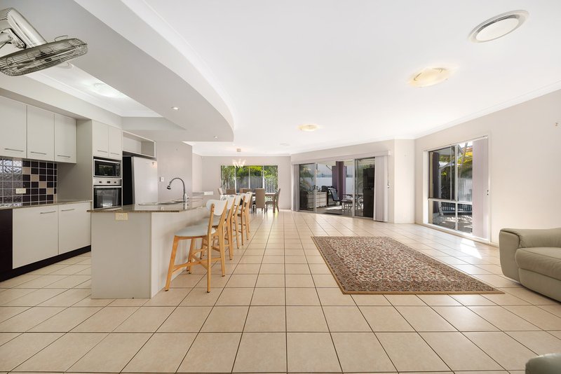 Photo - 9 Cascade Court, Murrumba Downs QLD 4503 - Image 2