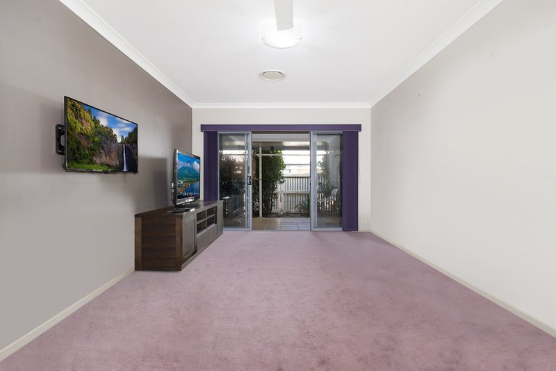 Photo - 9 Cascade Court, Murrumba Downs QLD 4503 - Image 6