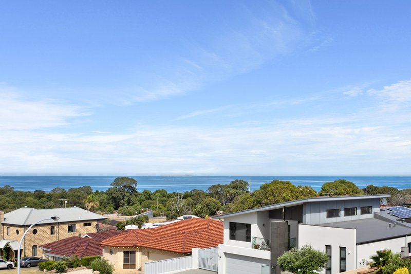 Photo - 9 Castellon Crescent, Coogee WA 6166 - Image 13