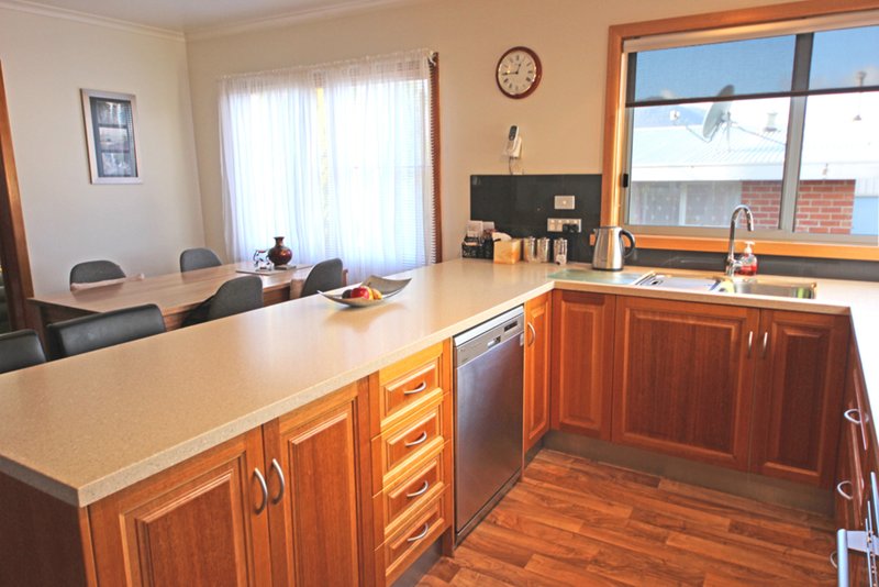 Photo - 9 Casuarina Crescent, Berriedale TAS 7011 - Image 2