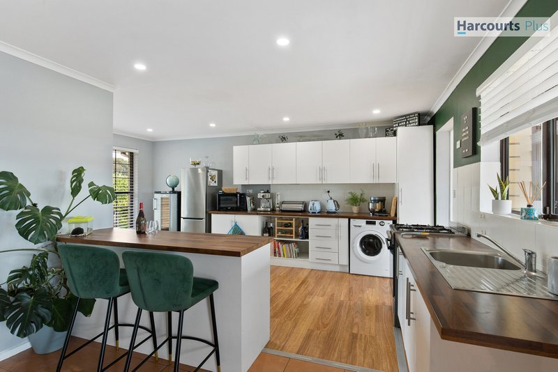 Photo - 9 Caswell Drive, Hallett Cove SA 5158 - Image 5