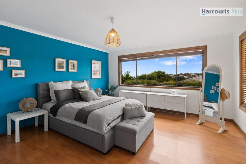 Photo - 9 Caswell Drive, Hallett Cove SA 5158 - Image 9