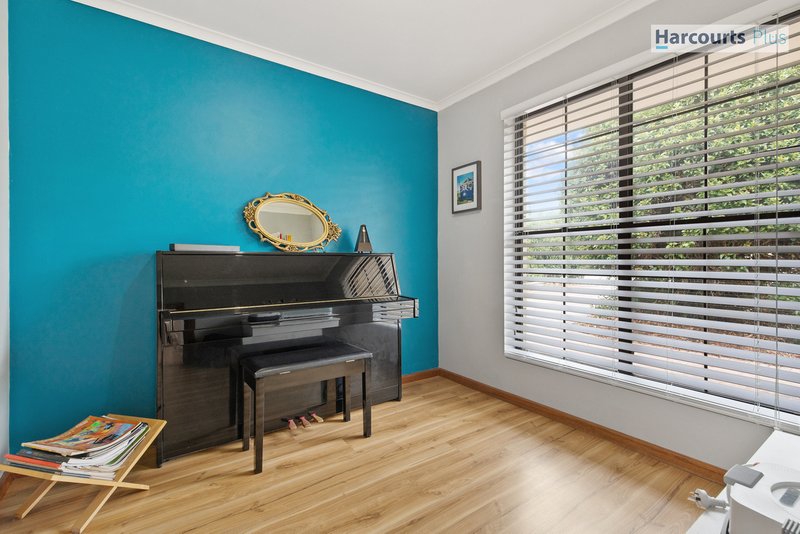 Photo - 9 Caswell Drive, Hallett Cove SA 5158 - Image 13