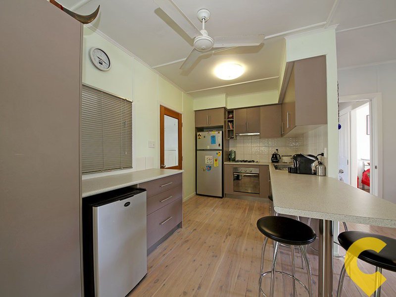 Photo - 9 Cathie Street, Clontarf QLD 4019 - Image 3