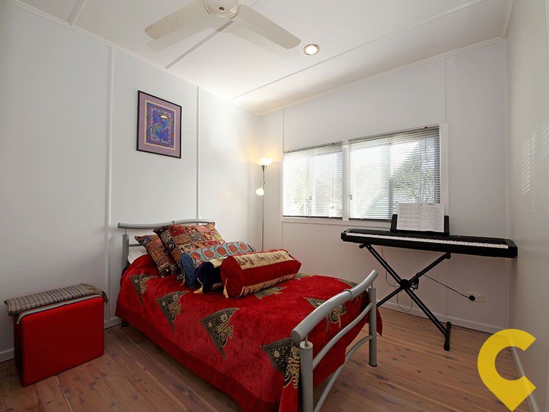 Photo - 9 Cathie Street, Clontarf QLD 4019 - Image 5