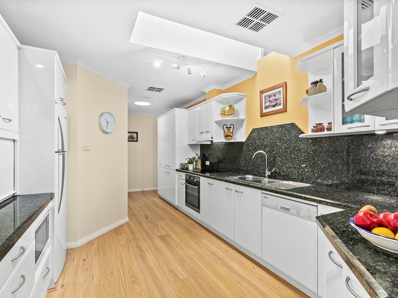 Photo - 9 Chainmail Crescent, Castle Hill NSW 2154 - Image 3