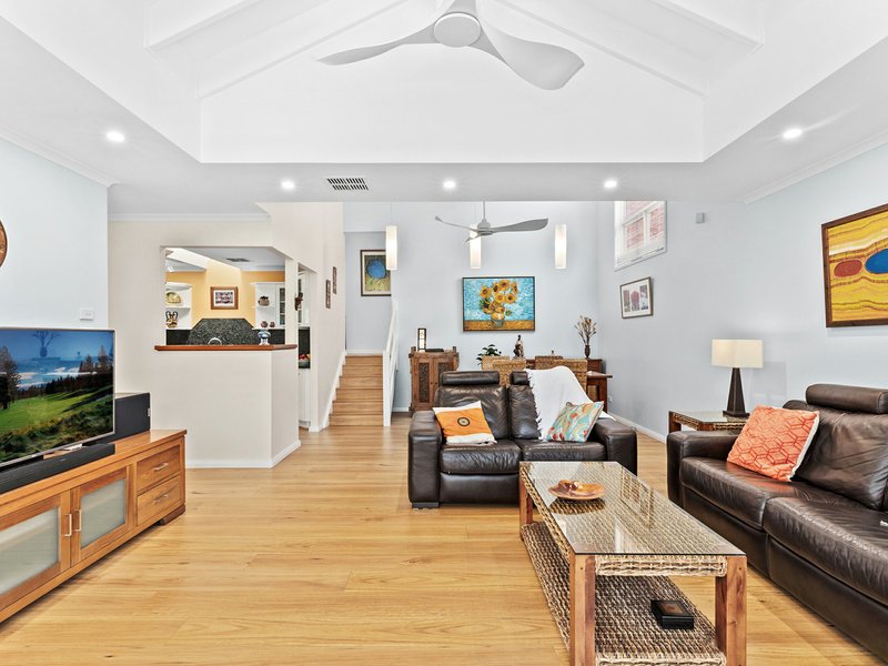 Photo - 9 Chainmail Crescent, Castle Hill NSW 2154 - Image 6