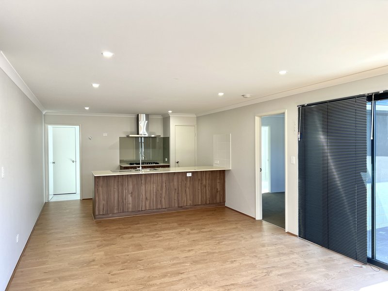 Photo - 9 Chakra Loop, Southern River WA 6110 - Image 3