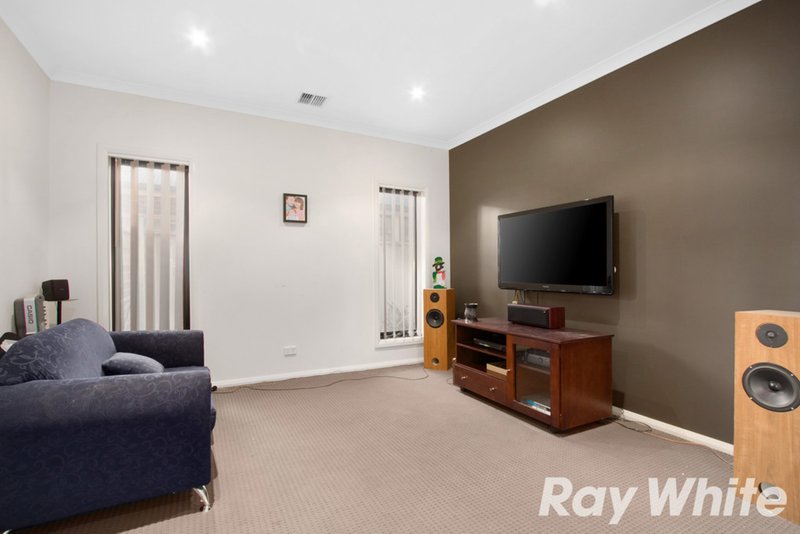 Photo - 9 Charolais Court, Pakenham VIC 3810 - Image 7