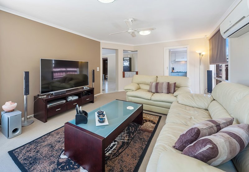 Photo - 9 Chelmsford Court, Craigieburn VIC 3064 - Image 2