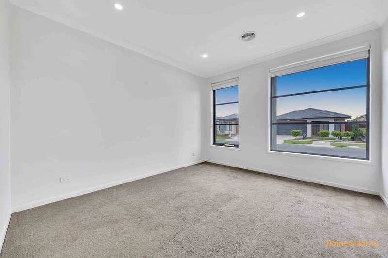 Photo - 9 Cherish Drive, Tarneit VIC 3029 - Image 3
