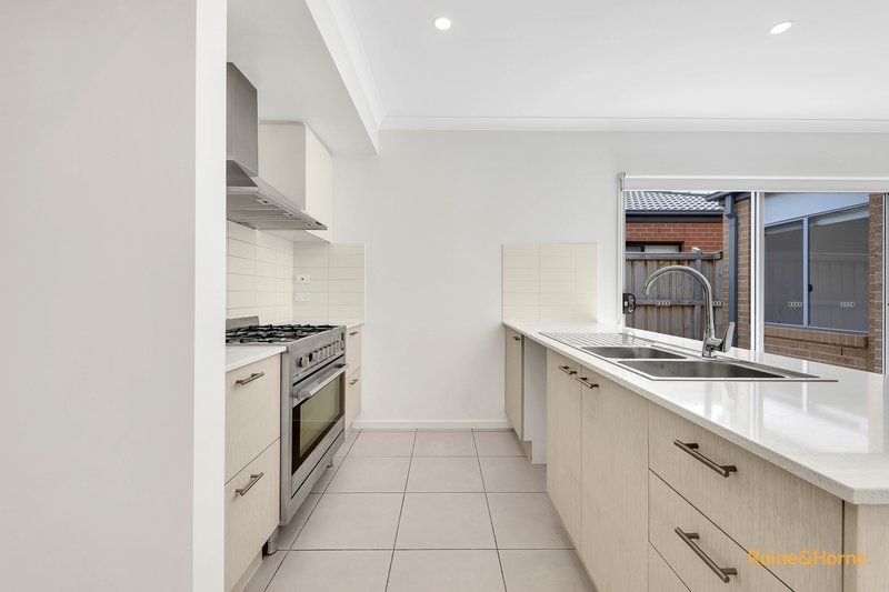 Photo - 9 Cherish Drive, Tarneit VIC 3029 - Image 6