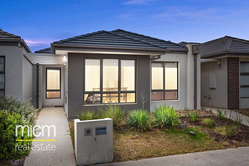 9 Chessington Drive, Williams Landing VIC 3027