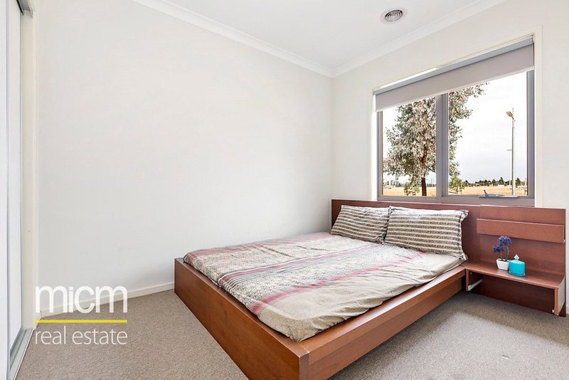 Photo - 9 Chessington Drive, Williams Landing VIC 3027 - Image 6