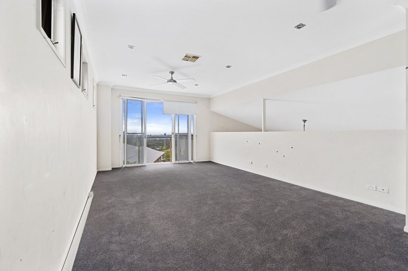 Photo - 9 Chevron Rise, Highland Park QLD 4211 - Image 11