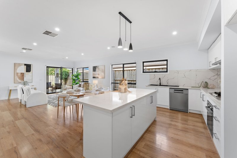Photo - 9 Chiltern Way, Wollert VIC 3750 - Image 5