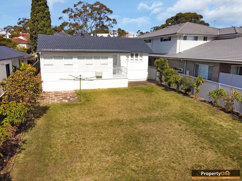 Photo - 9 Chipilly Avenue, Engadine NSW 2233 - Image 3