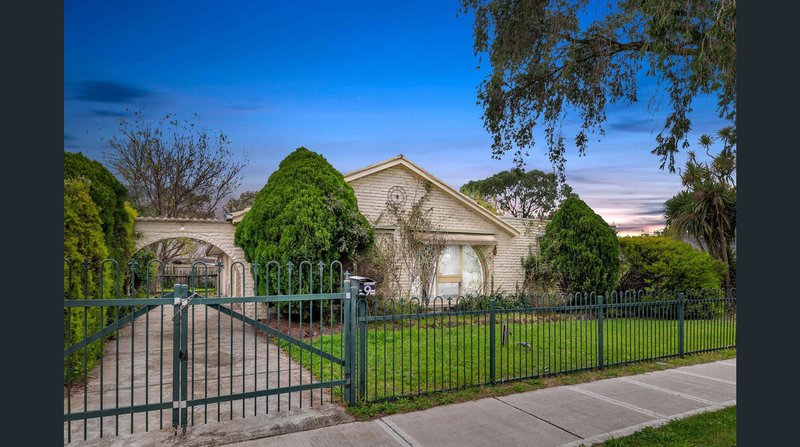 Photo - 9 Circle Drive, Cranbourne VIC 3977 - Image 1
