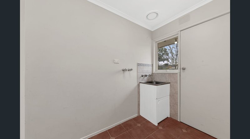 Photo - 9 Circle Drive, Cranbourne VIC 3977 - Image 5