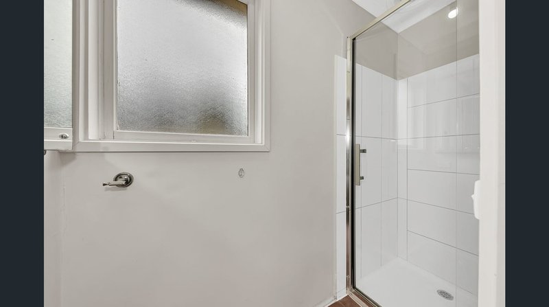 Photo - 9 Circle Drive, Cranbourne VIC 3977 - Image 6