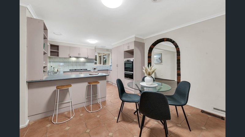 Photo - 9 Circle Drive, Cranbourne VIC 3977 - Image 11