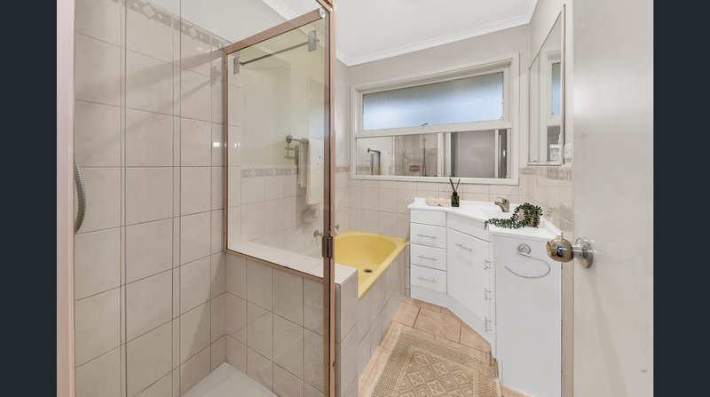 Photo - 9 Circle Drive, Cranbourne VIC 3977 - Image 12
